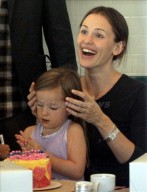 Ben Affleck, Jennifer Garner and daughters decorate cakes together in West Hollywood